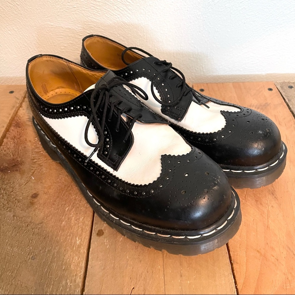 Vintage Dr. Martens 3989 Bex Smooth Leather Brogue Shoes